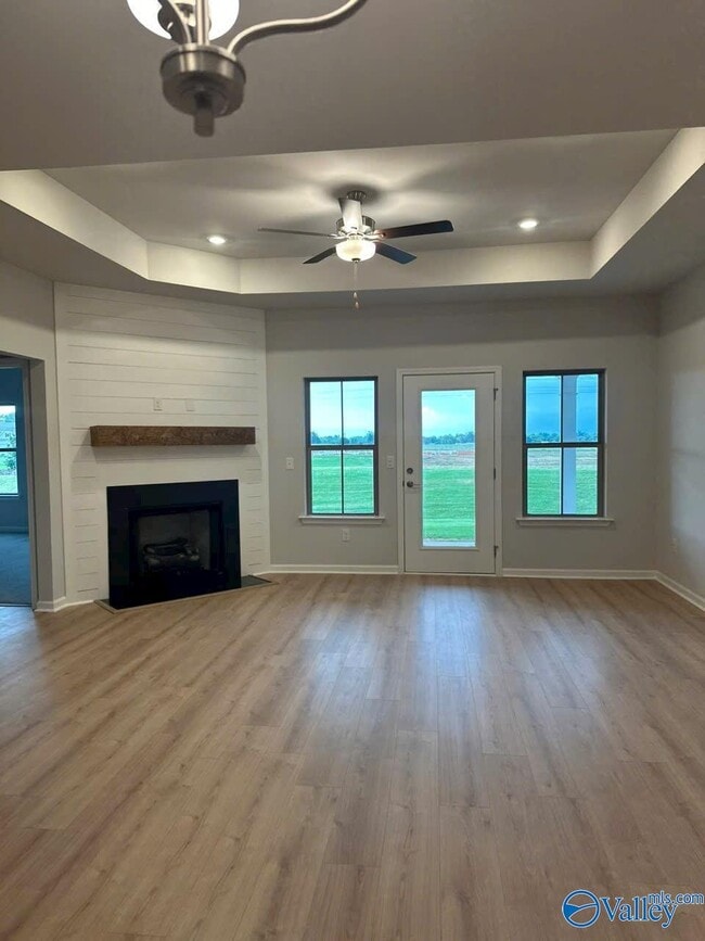 Building Photo - 134 Rugby Dr