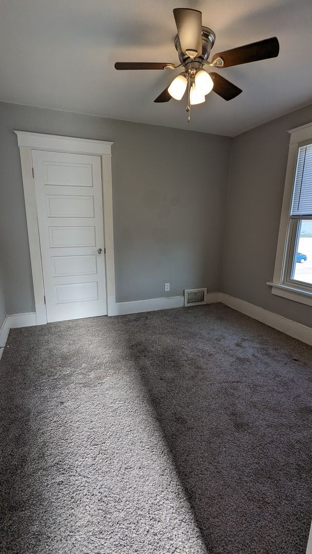 Building Photo - GEN224-226