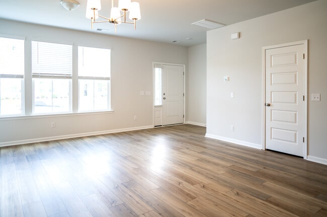 Foto del edificio - 163 Omalley Dr