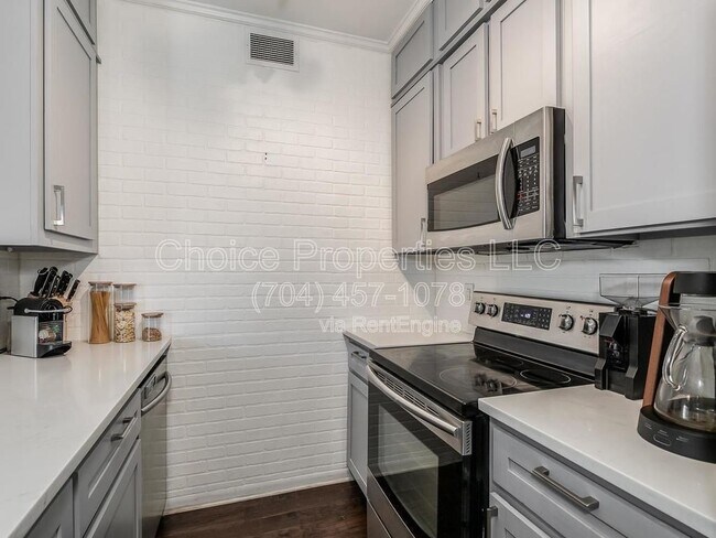 Foto del edificio - 224 N Poplar St