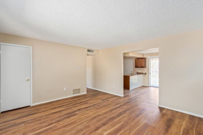 Foto del edificio - Cute 4 bedroom 2 bath Centrally Located