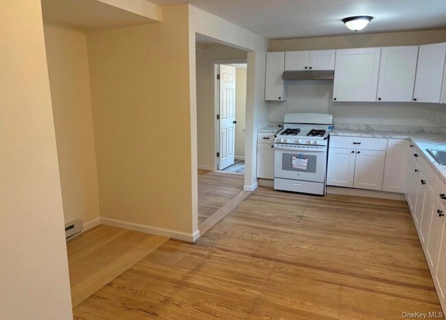 Foto del edificio - 334 Sweezy Ave