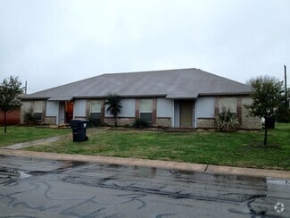 Building Photo - 1305 Chapel Creek Rd
