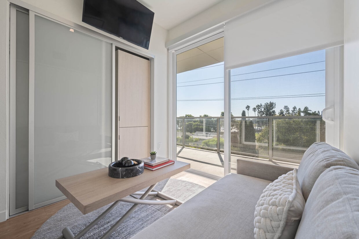 Foto principal - 5851 W 88th St