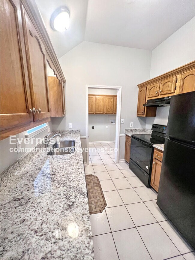 Foto del edificio - 7689 Ragland Pl