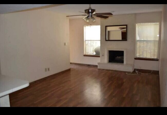 Building Photo - 1789 Villa Santos Cir
