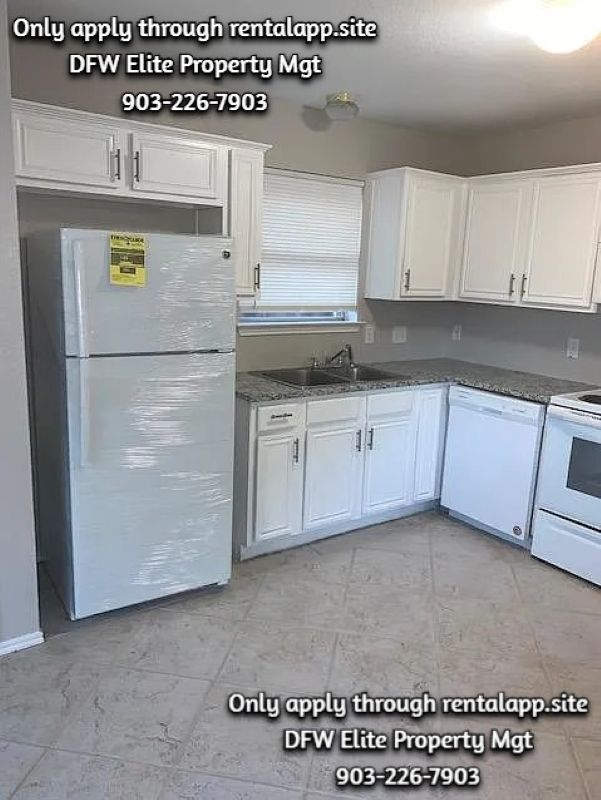 Foto del edificio - 468 Maplegrove Rd