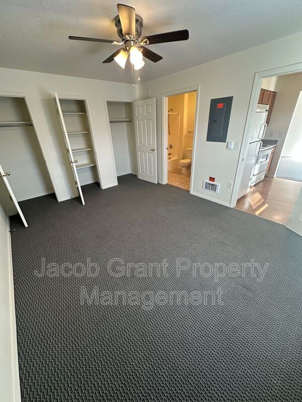 Building Photo - 1378 Curlew Ave