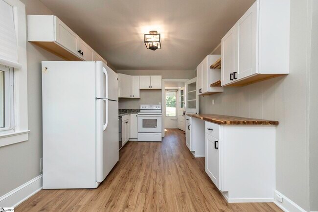 Foto del edificio - 379 S 577