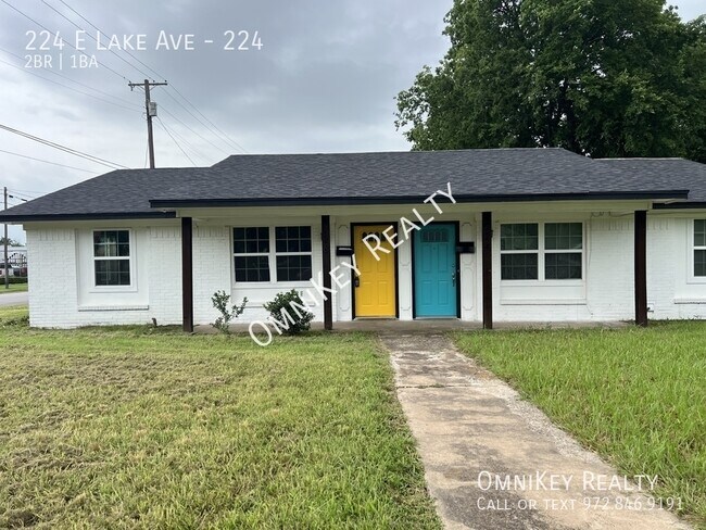 Building Photo - 224 E Lake Ave