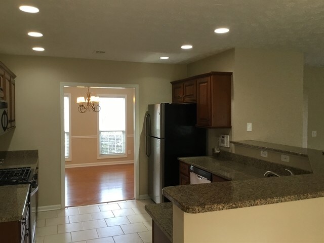 Building Photo - 1200 Evergreen Oak Way