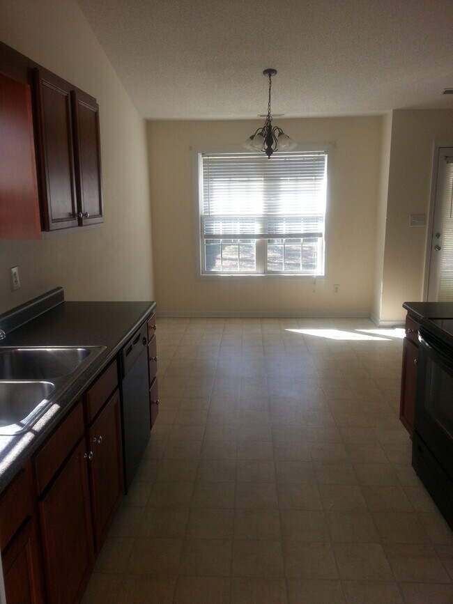 Foto del edificio - GORGEOUS 3 BEDROOM ACORN RIDGE BEAUTY!