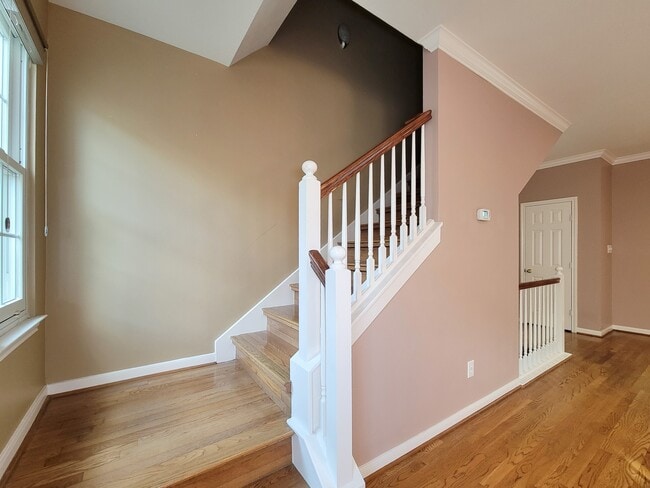 Building Photo - 2208 Taft St