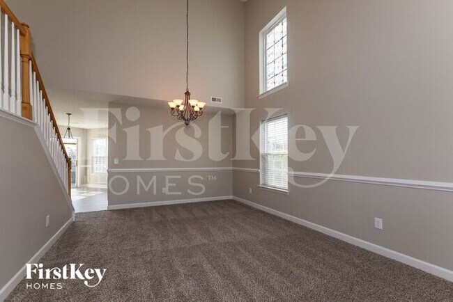 Building Photo - 7526 Salinger Way