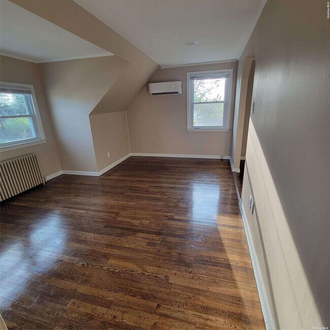 Building Photo - 297 N Syracuse Ave
