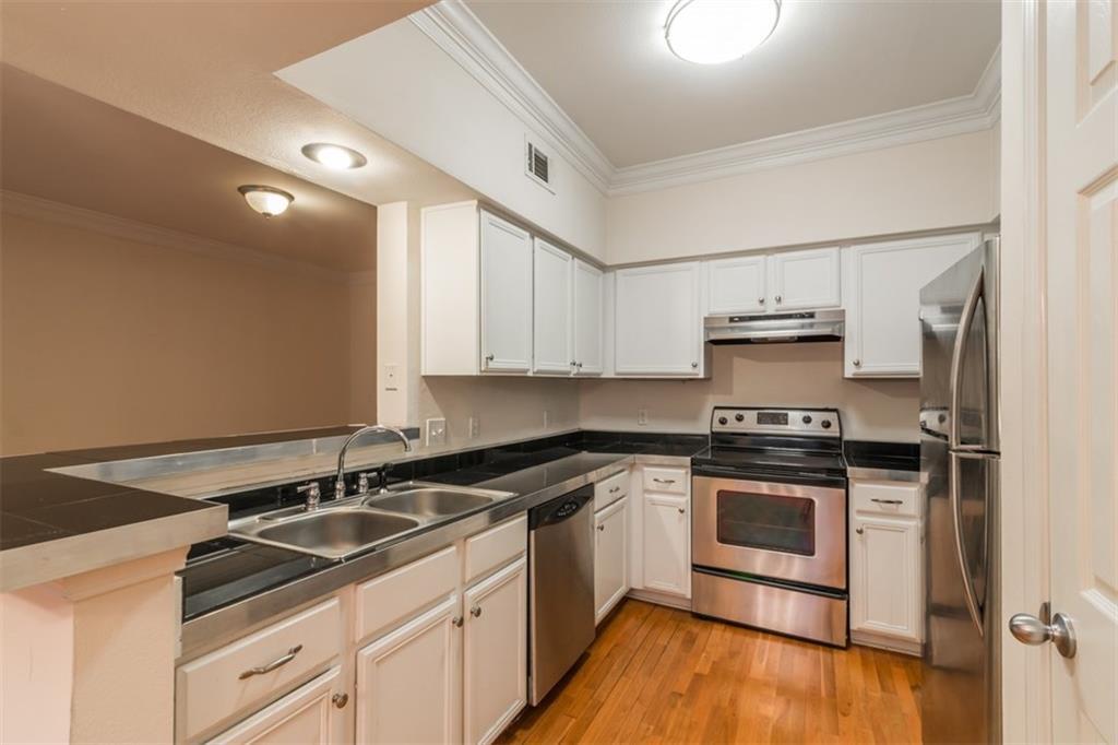 Primary Photo - 3777 Peachtree Rd NE