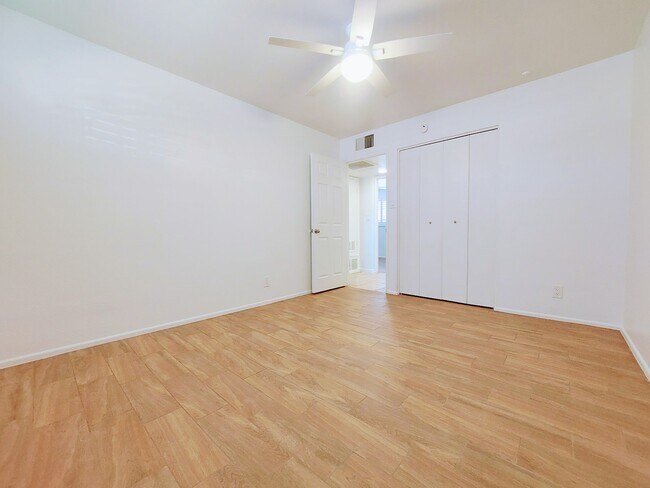 Foto del edificio - 331 E Garfield St