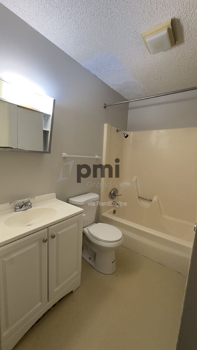 Foto del edificio - 24 W Buchanan Ave