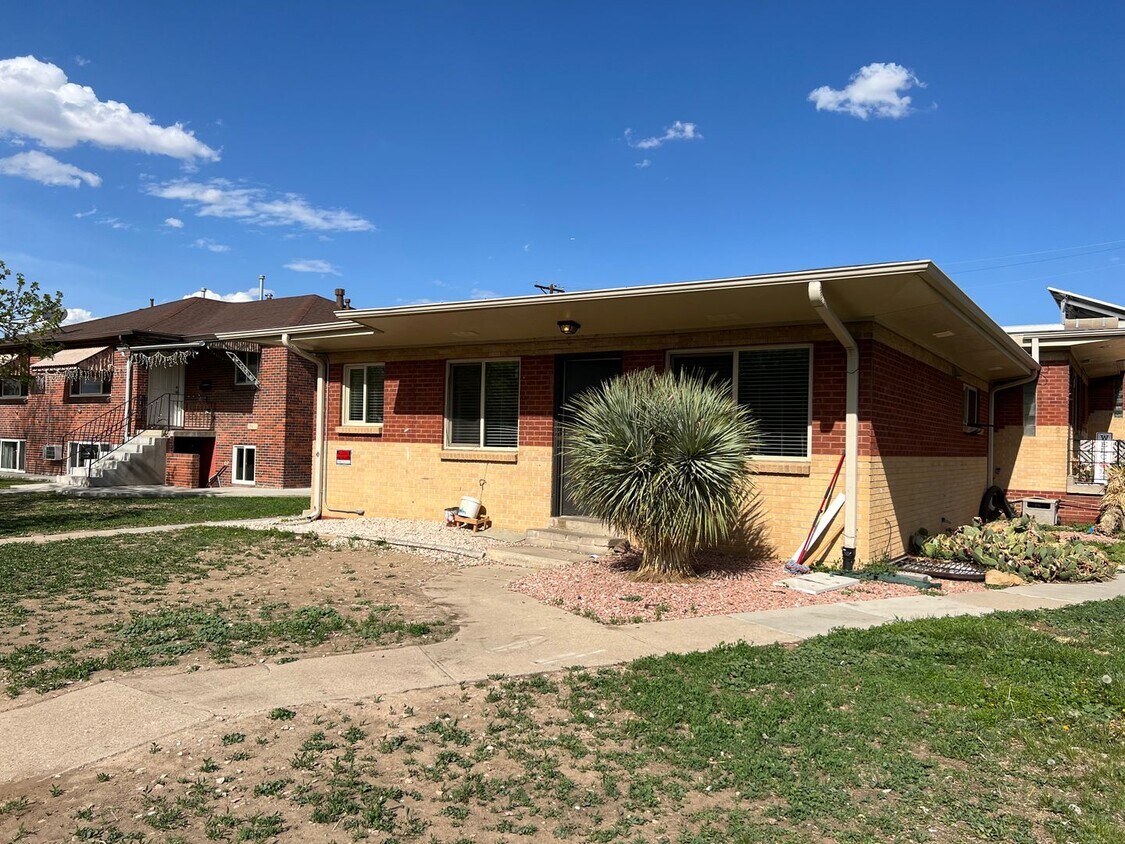 Foto principal - Beautifully Renovated 3 Bedroom; Right on ...