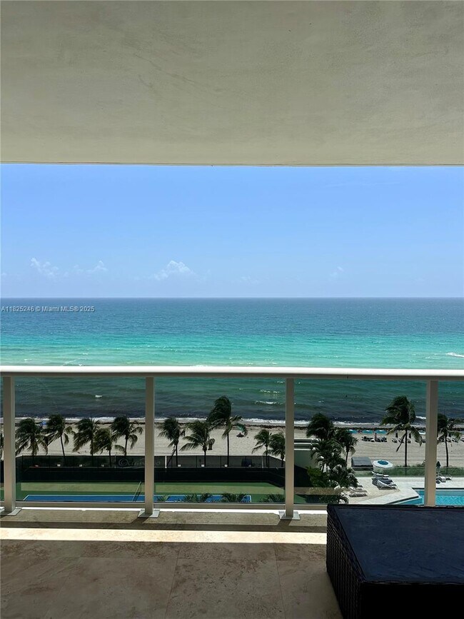 Foto del edificio - 19111 Collins Ave
