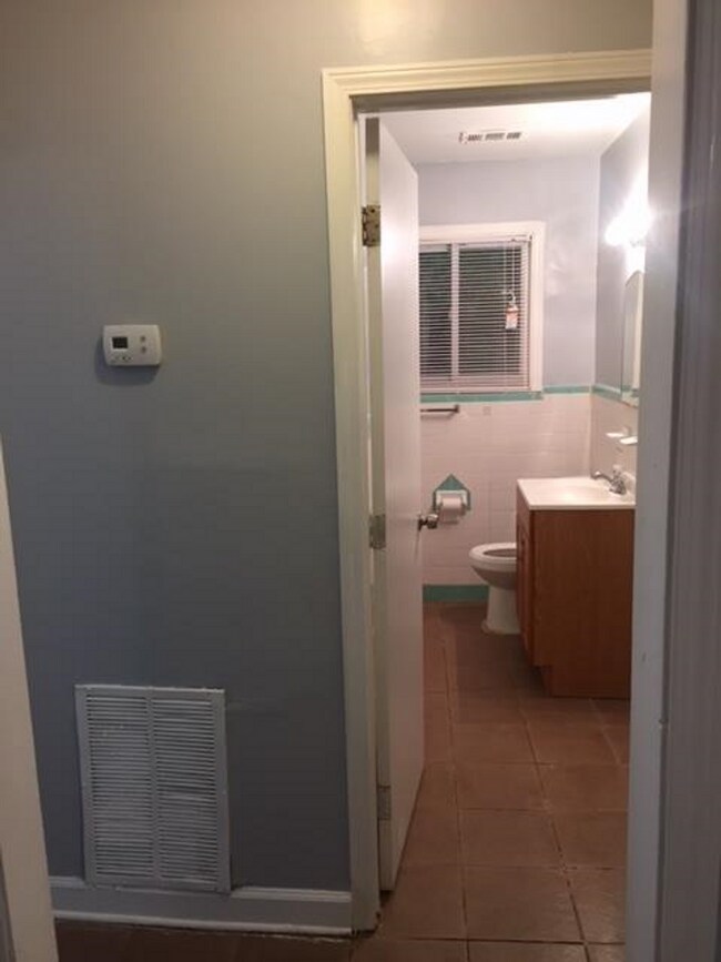 Foto del edificio - Cozy 2 Bedroom / 1 Bath Duplex
