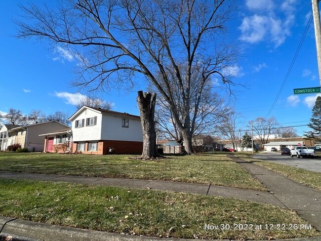 Walnut Bluff Split Level Home photo'