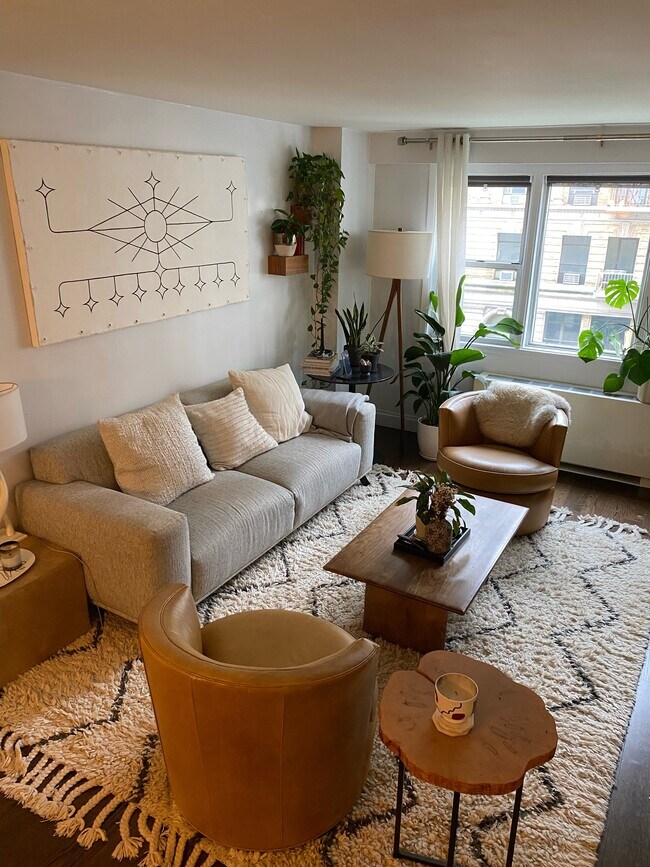 Foto del edificio - 77 E 12th St