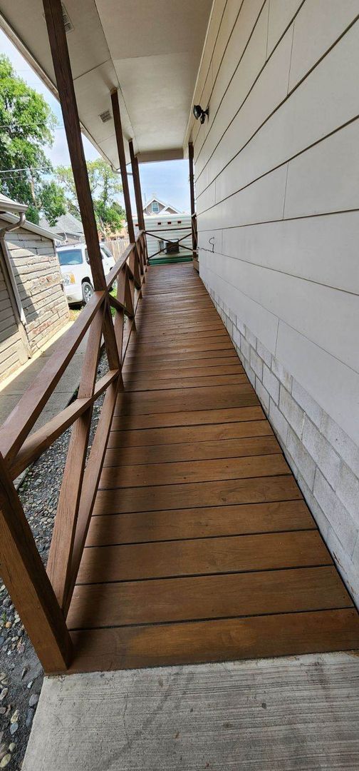 Building Photo - Spacious 3 Bed / 2 Bath Home – Updated & M...