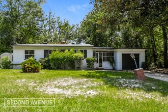 Building Photo - 1544 Breton Rd
