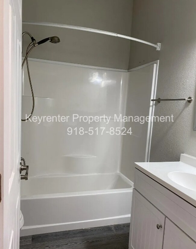 Foto del edificio - 2 Bed | 2 Bath | Claremore