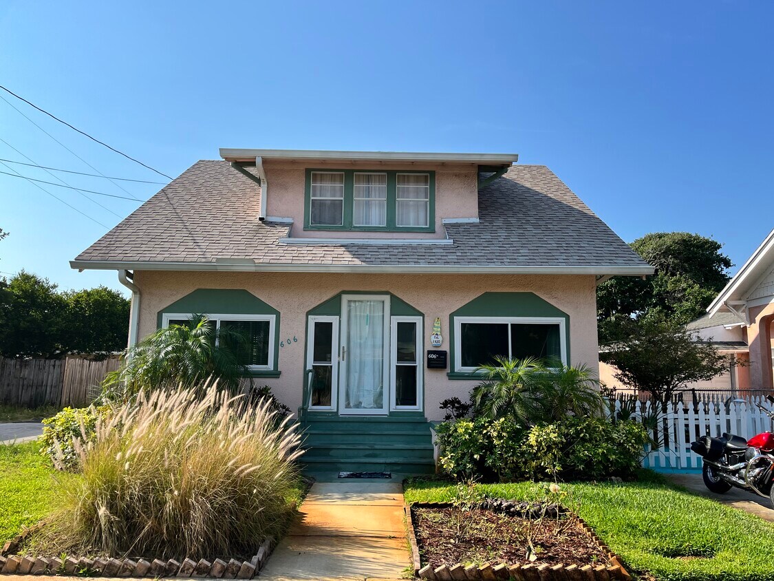 Restored Historical Home with modern amenities - 606 5th Ave