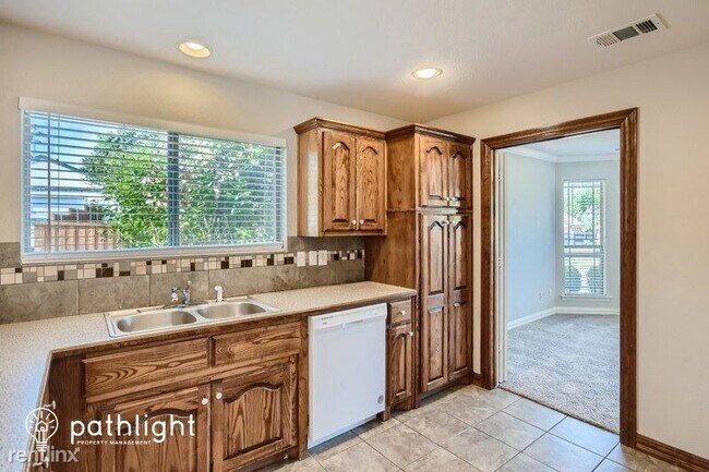 Building Photo - 3 br, 2 bath House - 236 Timber Ridge Lane...