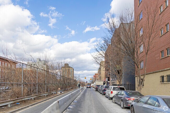 Contexto - 4656 Park Ave