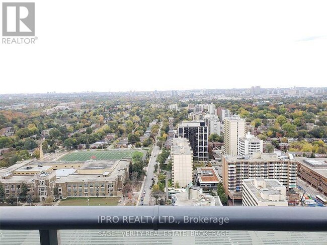 Photo du bâtiment - 185-2185 Roehampton Ave
