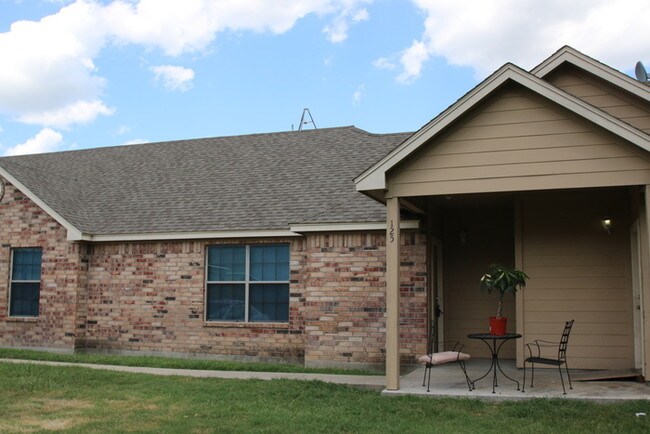 Building Photo - 125 Sunburst Ct