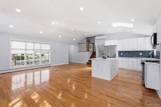 Foto del edificio - 1374 Prospect Ave