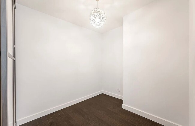 Foto del edificio - 161 W 61st St