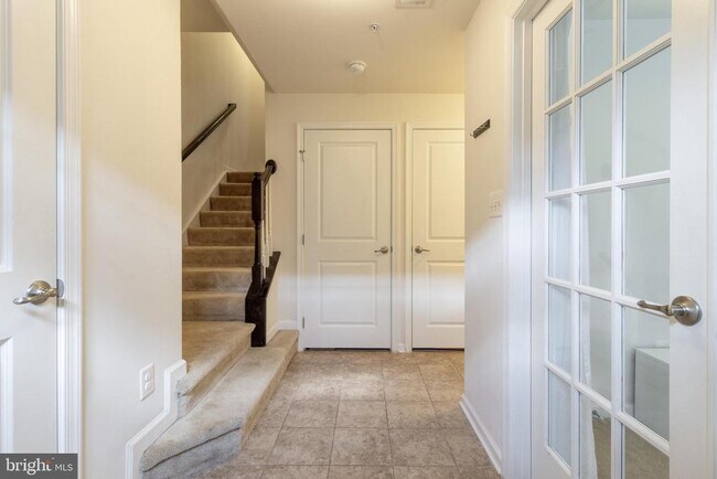 Foto del edificio - 4658 Hudson St