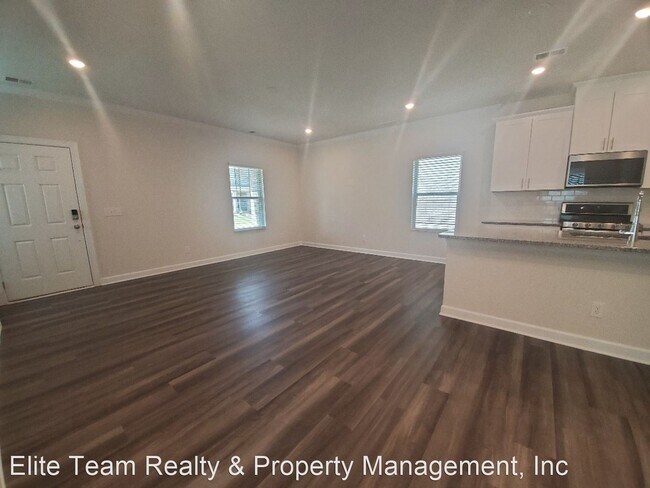 Building Photo - 3 br, 2.5 bath House - Lisburn St 3220