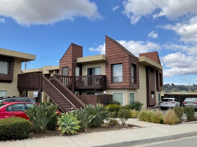 Foto del edificio - 6902 Mission Gorge Rd