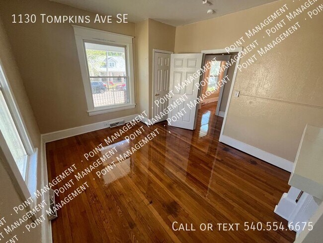 Building Photo - Newly Updated 2 bed 1 bath in SE