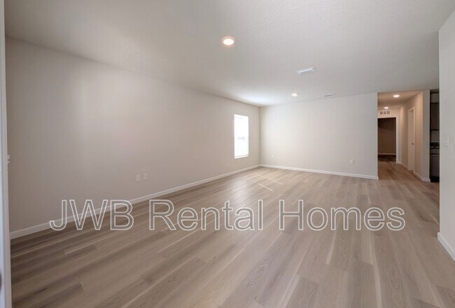 Building Photo - 1442 E 27th St