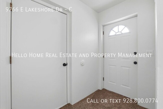 Foto del edificio - 9766 E Lakeshore Dr