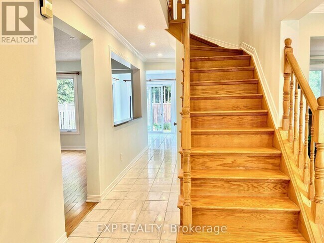 Building Photo - 135 Picasso Dr