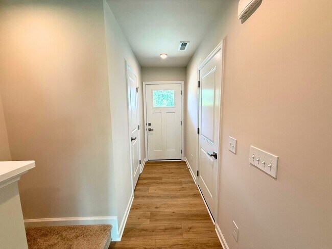 Building Photo - 108 Gaskin Ct