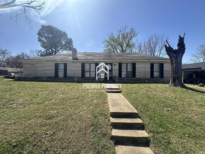 Foto principal - 5739 Tulip Tree - Available Now!
