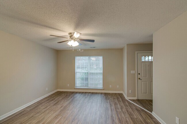 Building Photo - 1244 Parkway Pl