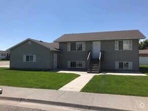 Building Photo - 680 Tyra Dr