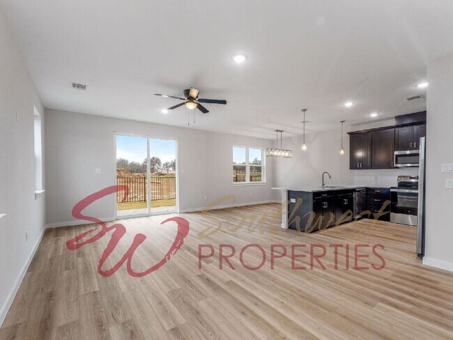 Foto del edificio - Gorgeous 3 bedroom townhome with a quick, easy walk to TSU campus!