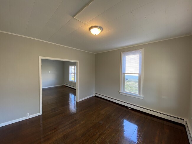 Building Photo - 295 2nd St